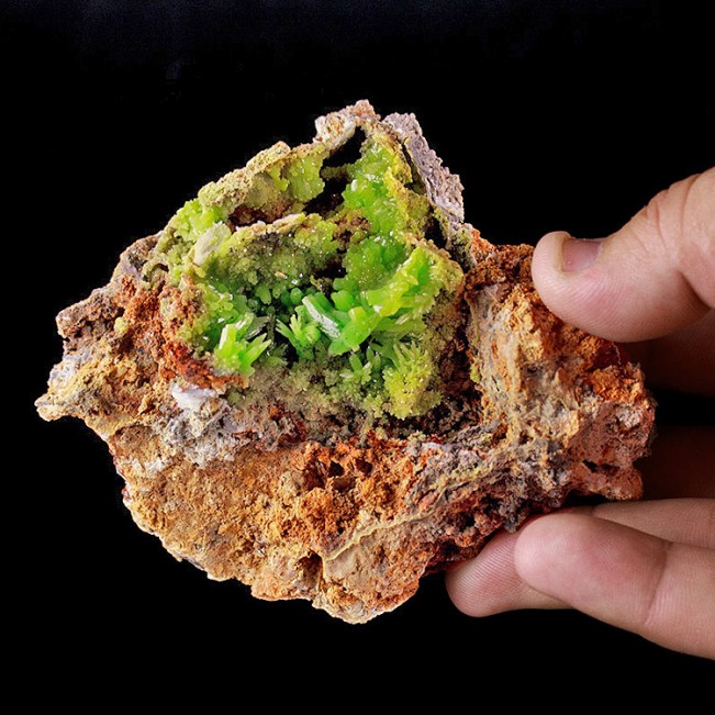 4.3" Flashy Green PYROMORPHITE Crystals Sharp Undamaged Daoping M China for sale