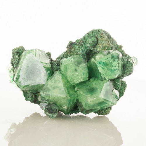 4.4" ALUM Grass Green Octahedral Crystals to1...