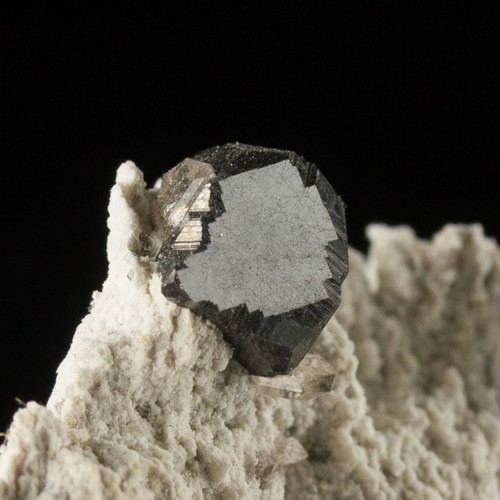 9mm Sharp Shiny Metallic BIXBYITE Crystal in 2.3&q...