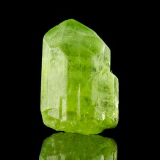 18mm 18.2ct Gem PERIDOT CRYSTAL Sharp Termination Vivid Green Pakistan for sale 18mm 18.2ct Gem PERIDOT CRYSTAL Sharp Termination Vivid Green Pakistan for sale