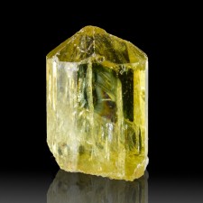 .9" Sharp Lustrous Clear Gemmy GOLDEN APATITE Terminated Crystal Mexico for sale .9" Sharp Lustrous Clear Gemmy GOLDEN APATITE Terminated Crystal Mexico for sale