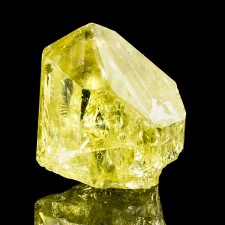 1.0" Sharp Sunshine Yellow APATITE Terminated Crystal w-Rainbows Mexico for sale 1.0" Sharp Sunshine Yellow APATITE Terminated Crystal w-Rainbows Mexico for sale