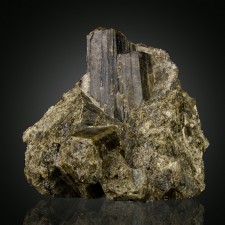 4" Shiny Dark Green VESUVIANITE Sharp Geometric Crystals Sanford Maine for sale 4" Shiny Dark Green VESUVIANITE Sharp Geometric Crystals Sanford Maine for sale